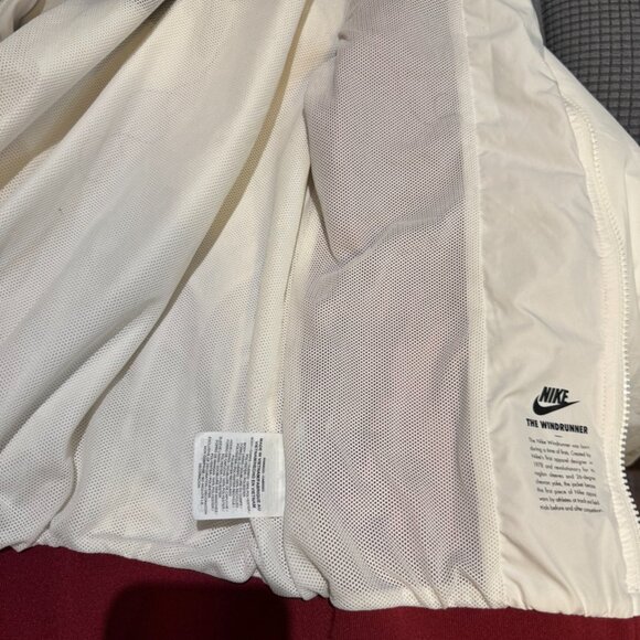 NIKE lined windbreaker Windrunner jacket Size Small EUC - Picture 6 of 8